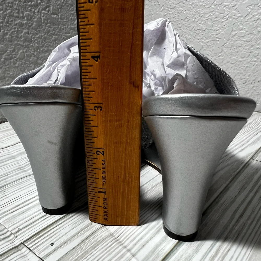 Lauren Lorraine‎ Martha Elegant Silver stretch Wedge Sandals size 5.5 & 7.5